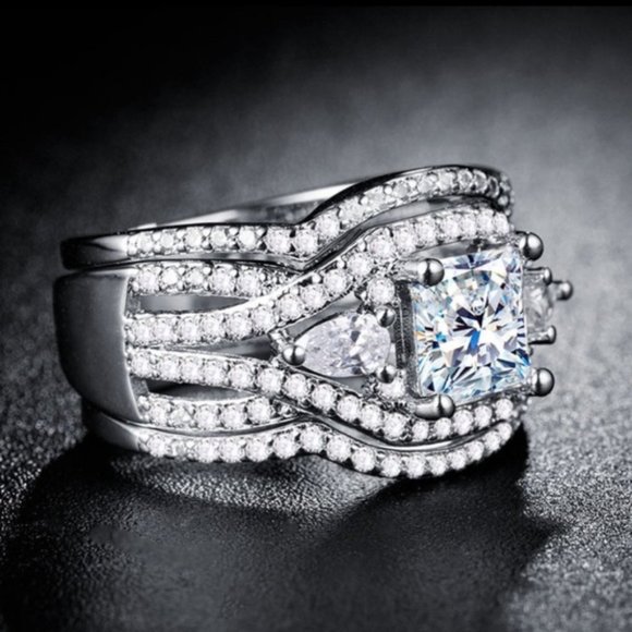 Princess Cut 2.65ct White Sapphire 925 Silver Ring - Picture 3 of 4